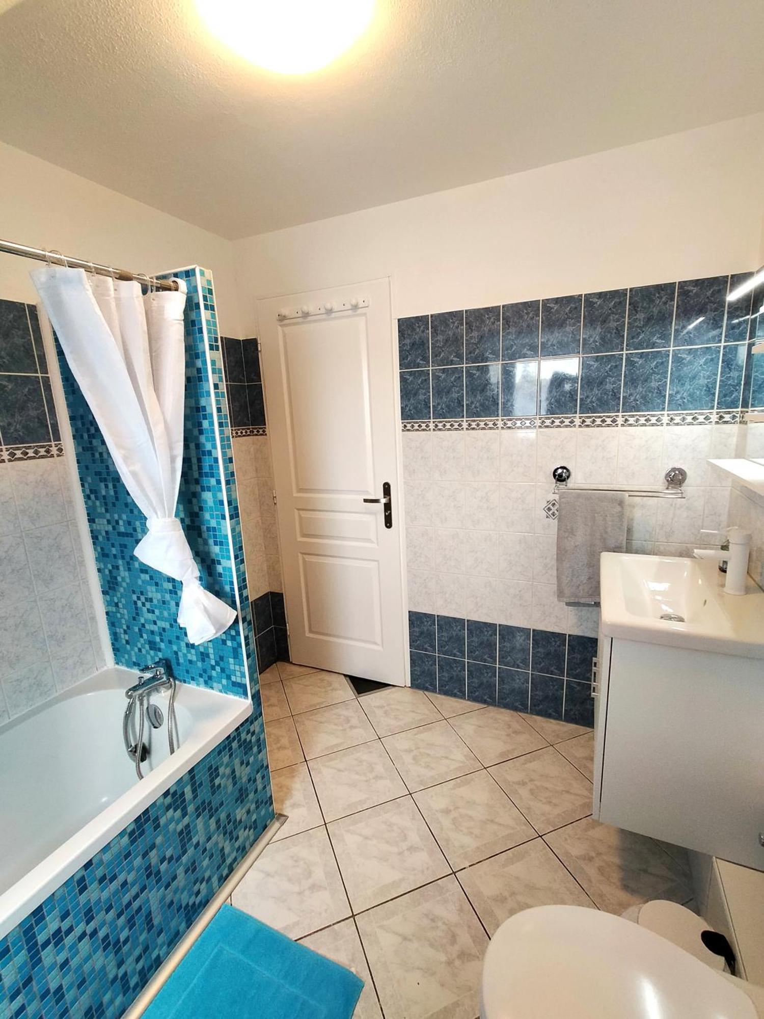 Le 11 De Colmar Apartment Bagian luar foto