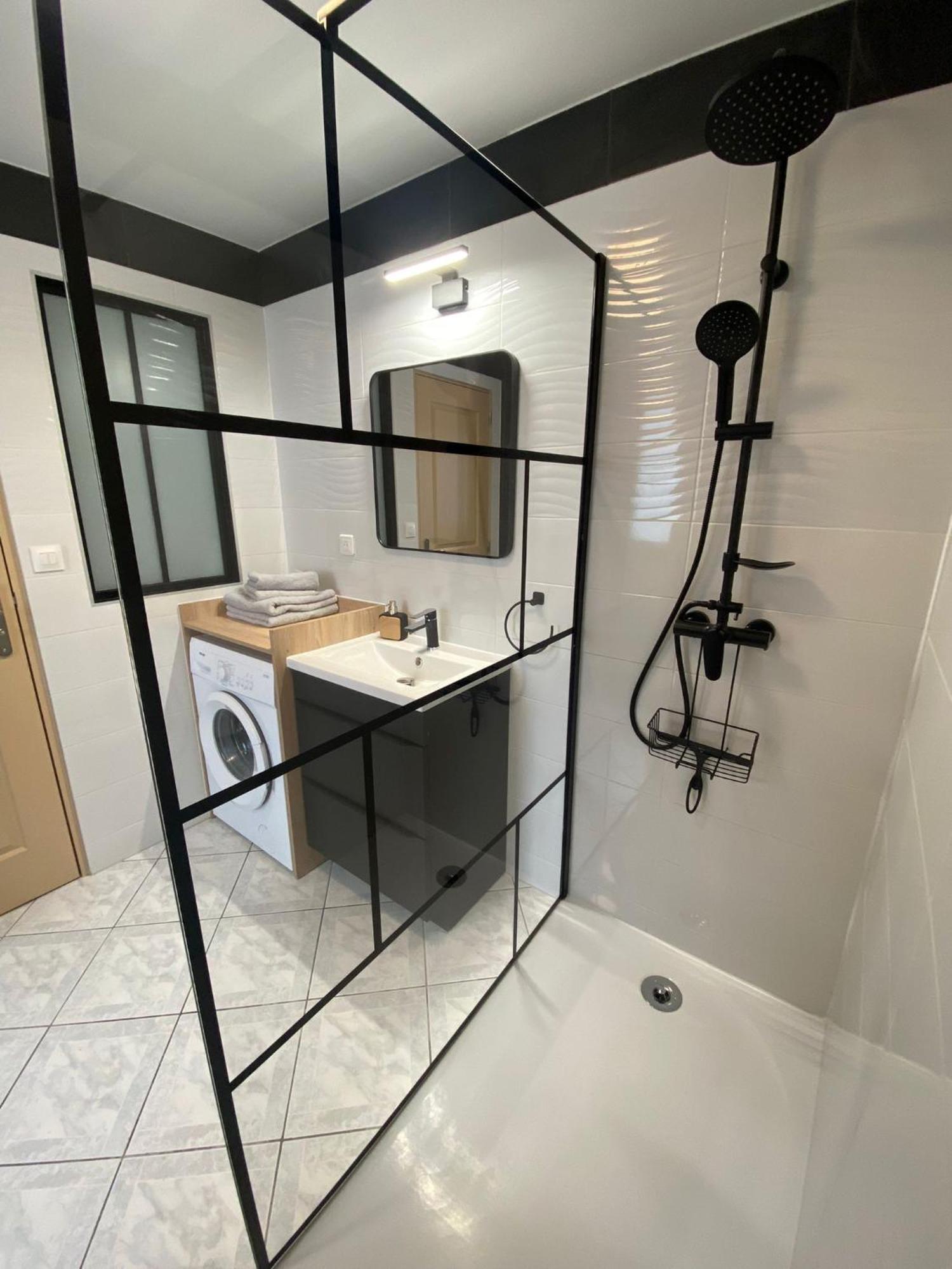 Le 11 De Colmar Apartment Bagian luar foto